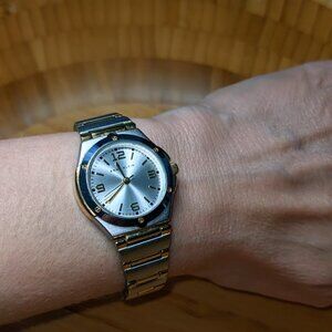 Women's Watch Two Tone Band Gold Silver w/ New Battery